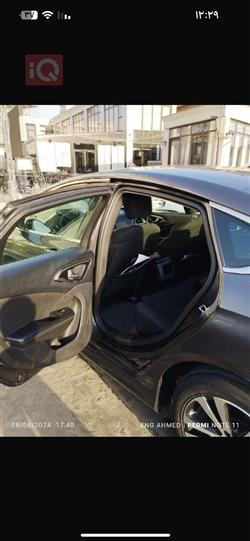 Chrysler 200